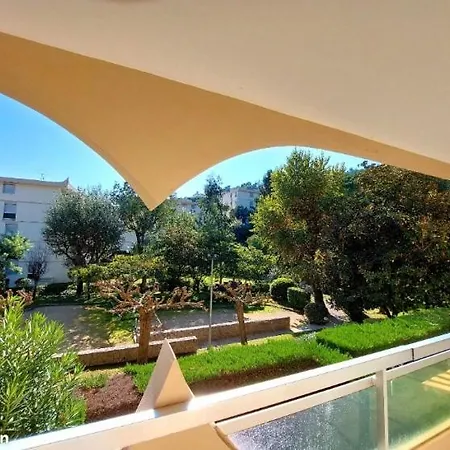Daire In A Setting With Pool And Parking Mandelieu