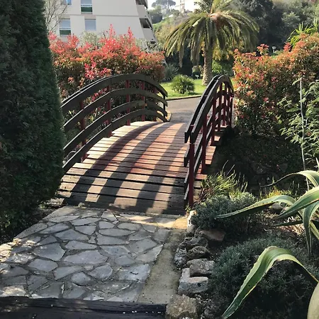 In A Setting With Pool And Parking Apartment *